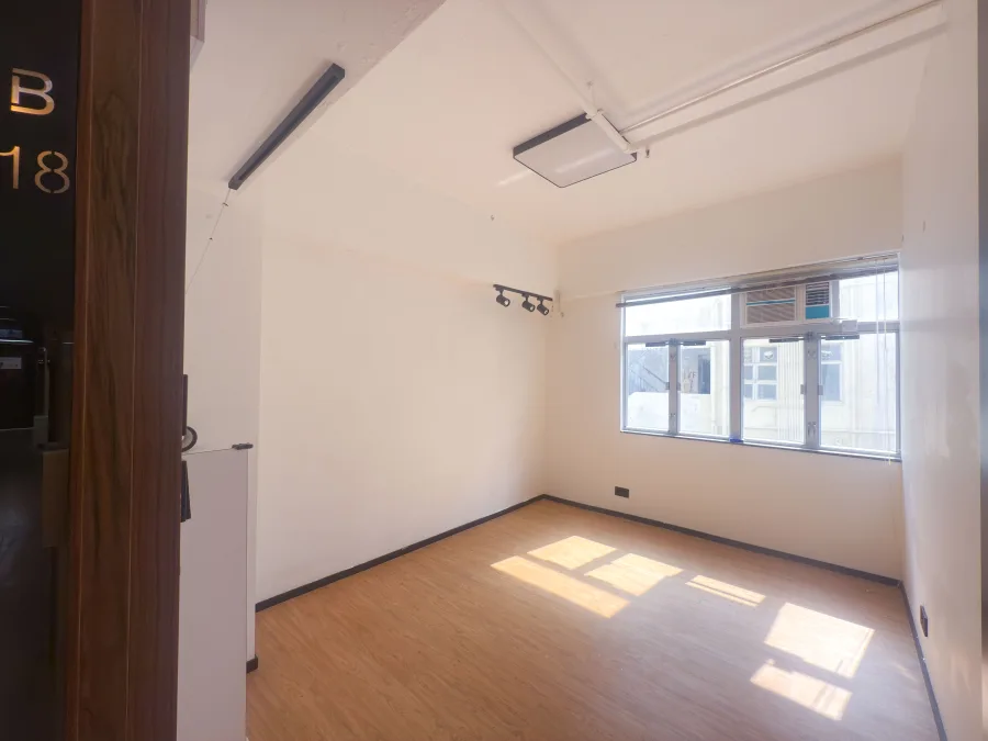 Rm.B18 Wing Tai Centre 永泰中心 MANHKCOM 工廈租盤 觀塘租盤 觀塘租工作室 觀塘網店出租 觀塘多用途工作室出租 租觀塘樓上舖 觀塘工廈出租 觀塘工作室出租 觀塘studio出租 觀塘分租單位 租觀塘工作室 觀塘樓上網店出租 觀塘租樓上舖 觀塘樓上舖出租